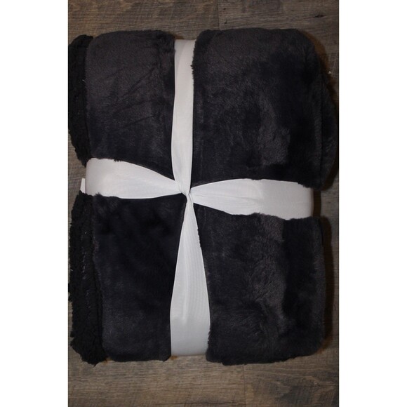 UGG Reversible Shearling‎ Lined 50" x 70" Faux Fur Throw Blanket Coal Gray NWT! - Picture 5 of 5